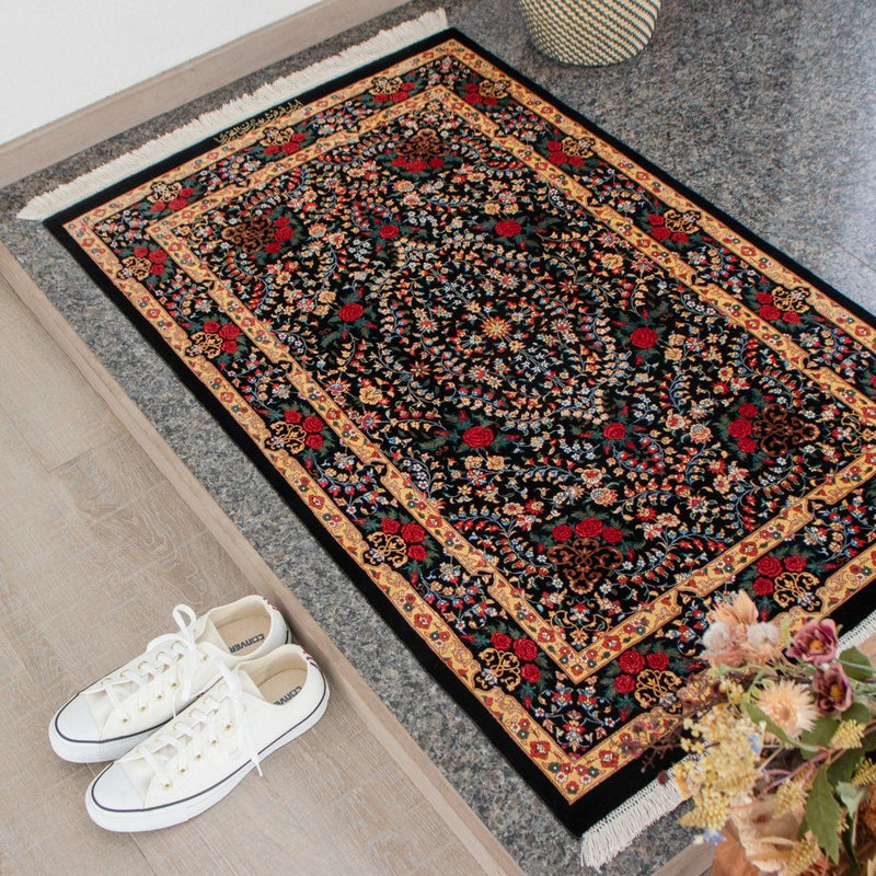 ペルシャ手織り絨毯　シルク　ラグ　クム　77×120cm