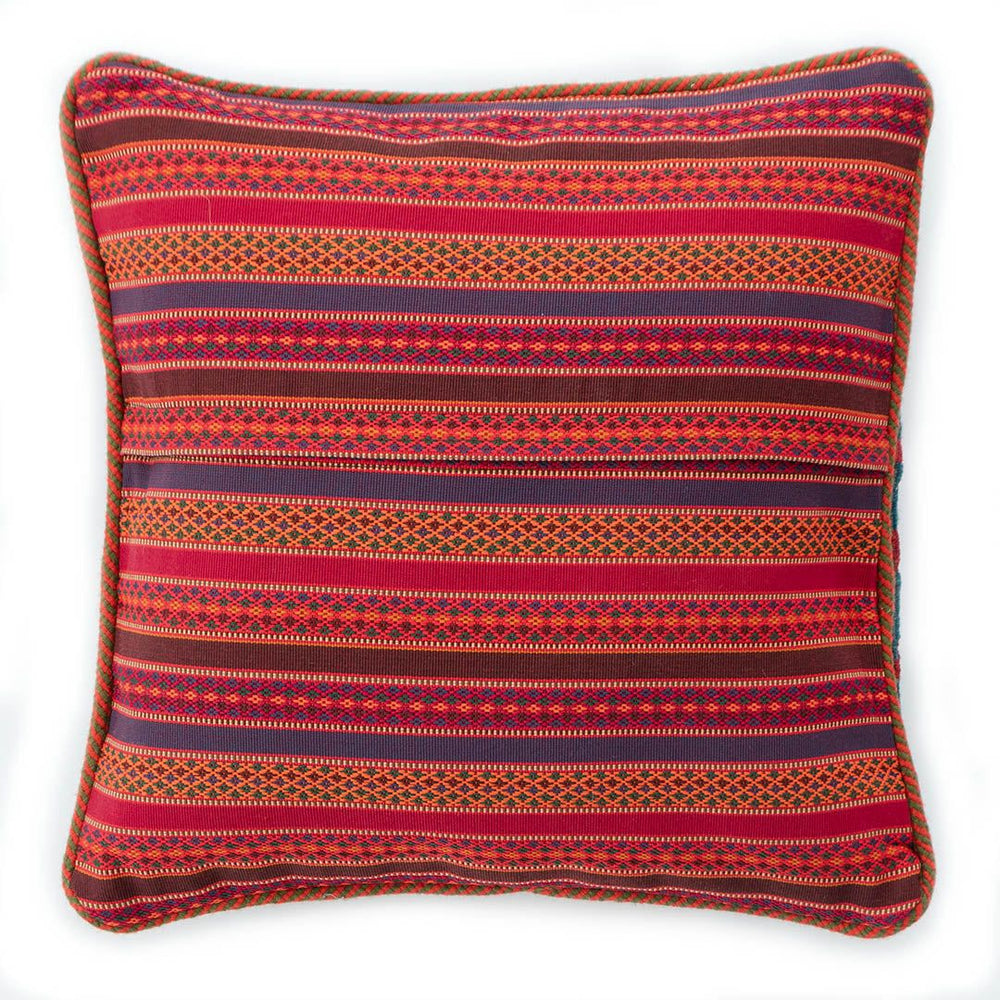 キリムクッション：伝統的なペルシャ手織りの魅力的なアクセント