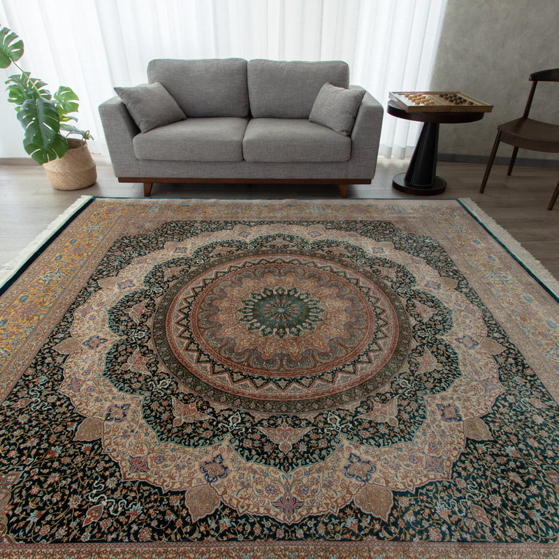 ペルシャ手織り絨毯　シルク　ラグ　クム　247×242cm