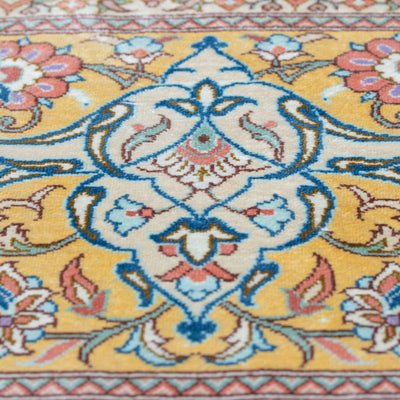 ペルシャ手織り絨毯　シルク　ラグ　クム　247×242cm