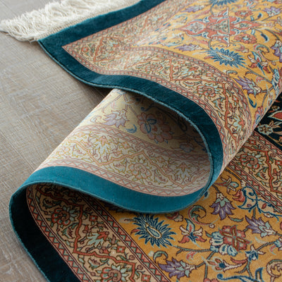 ペルシャ手織り絨毯　シルク　ラグ　クム　247×242cm