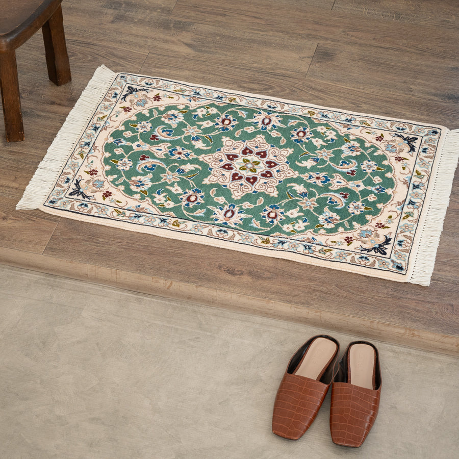 ペルシャ絨毯（手織り） 玄関マットSサイズ (約50×75cm) – Persiadirect