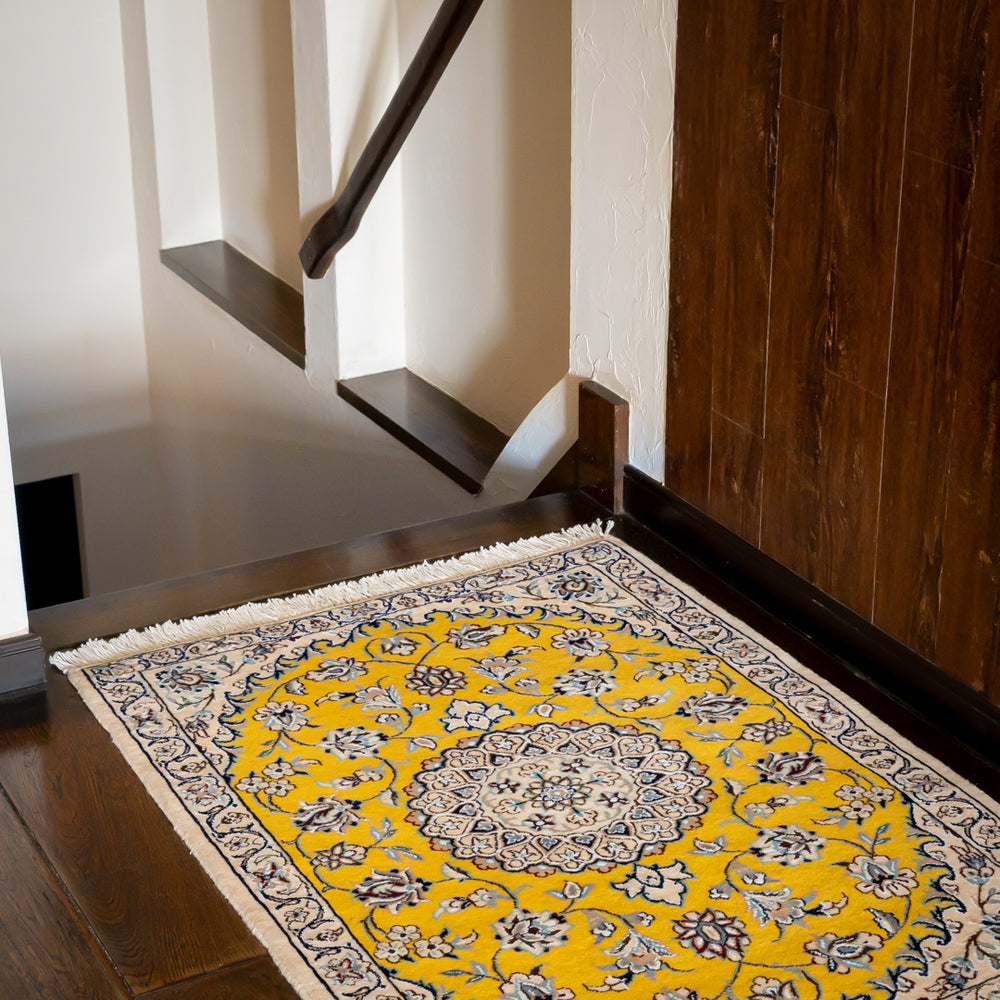 返品不可　レア　限定品　シルクペルシャ絨毯　　　手織り　玄関マット c637_1b_05562350-b744-4636-