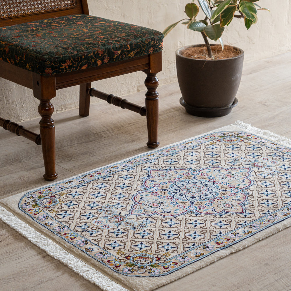 ペルシャ絨毯（手織り） 玄関マットMサイズ (約60×90cm