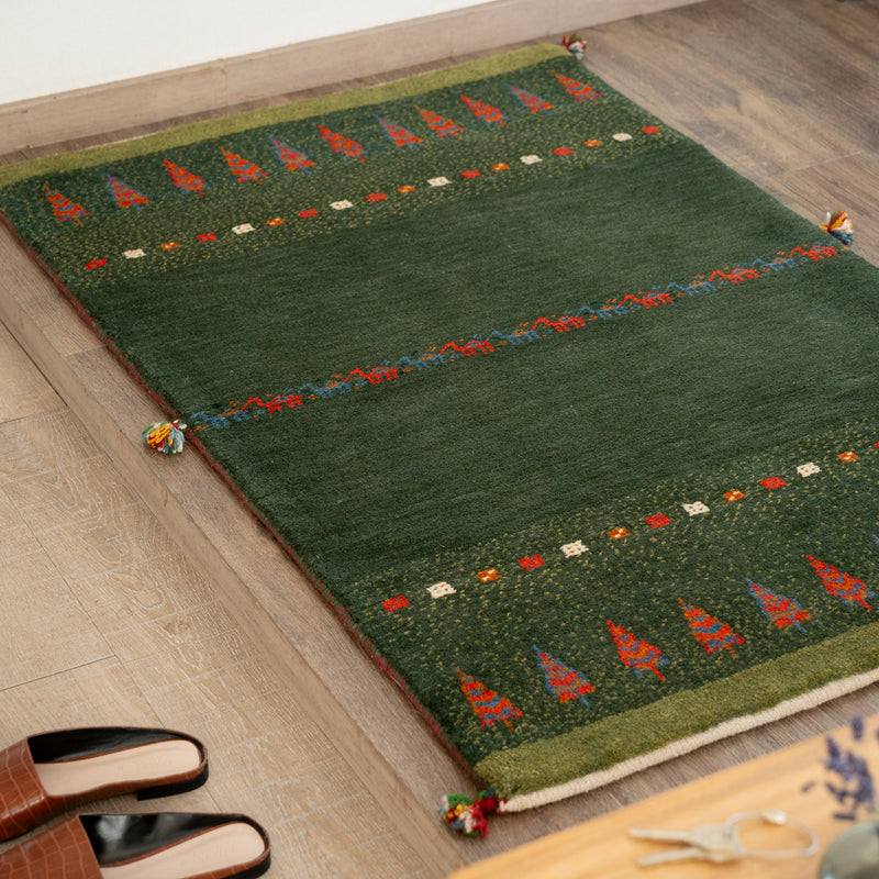 ギャッベ　ペルシャ手織り絨毯　ラグ　82×132cm