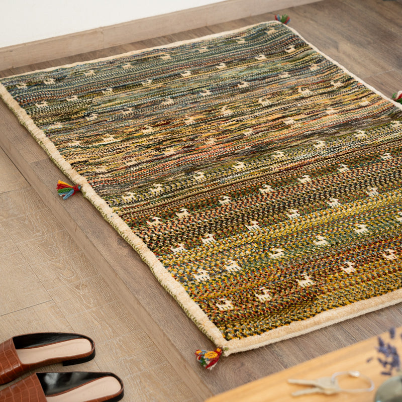 ギャッベ　ペルシャ手織り絨毯　ラグ　87×126cm