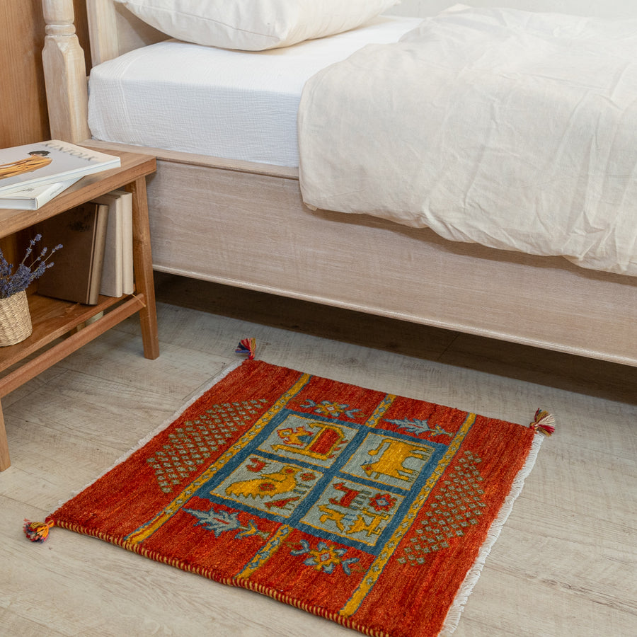 ペルシャ手織りギャッベ絨毯：リラックス空間を彩るオリジナルデザイン