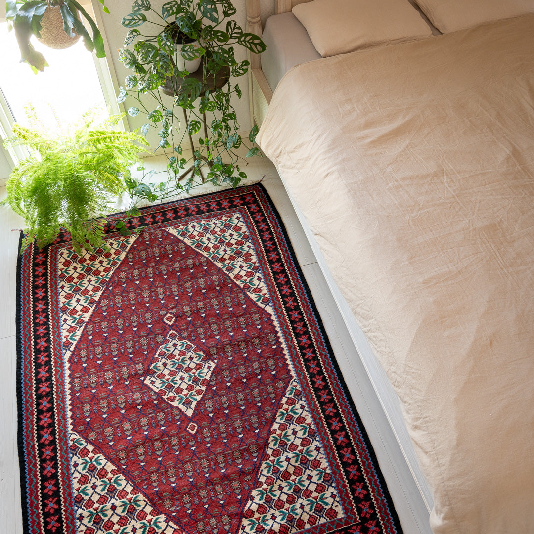 190cm × 132cm ペルシャ手織りキリム ヴィンテージラグ　手織り絨毯 190cm × 132cm 【ペルシャ手織りキリム ヴィンテージラグ】