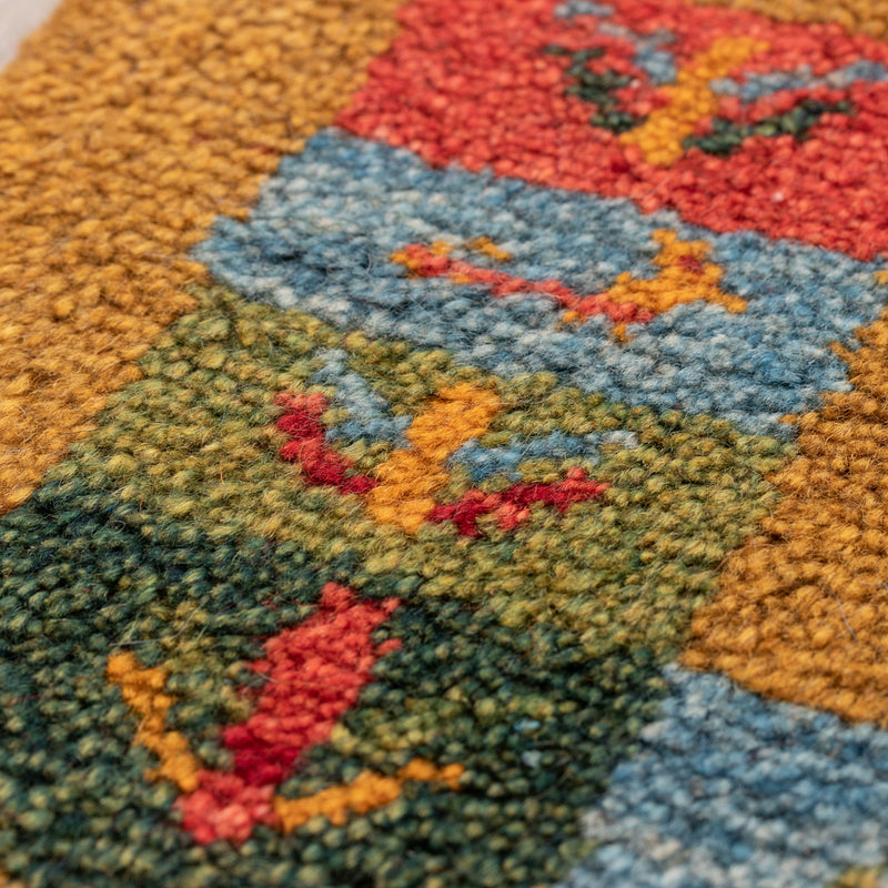 ギャッベ　ペルシャ手織り絨毯　座布団　40×39cm