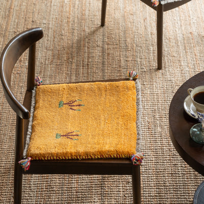 ギャッベ　ペルシャ手織り絨毯　座布団　42×41cm