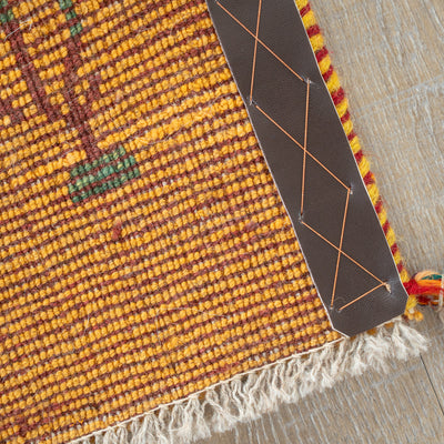 ギャッベ　ペルシャ手織り絨毯　座布団　42×41cm