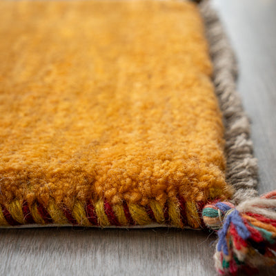 ギャッベ　ペルシャ手織り絨毯　座布団　42×41cm