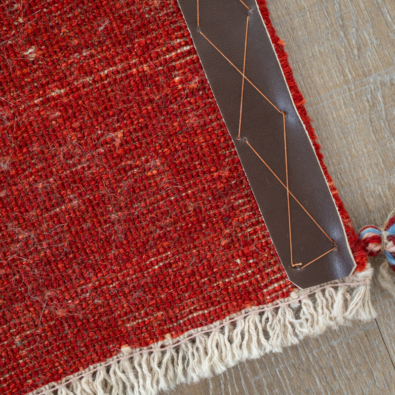 ギャッベ　ペルシャ手織り絨毯　座布団　41×40cm