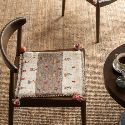 ギャッベ　ペルシャ手織り絨毯　座布団　41×40cm