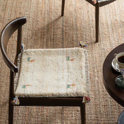 ギャッベ　ペルシャ手織り絨毯　座布団　44×43cm