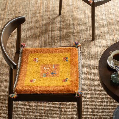 ギャッベ　ペルシャ手織り絨毯　座布団　44×41cm