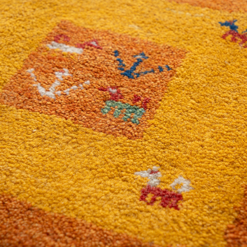 ギャッベ　ペルシャ手織り絨毯　座布団　44×41cm