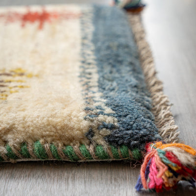 ギャッベ　ペルシャ手織り絨毯　座布団　39×40cm