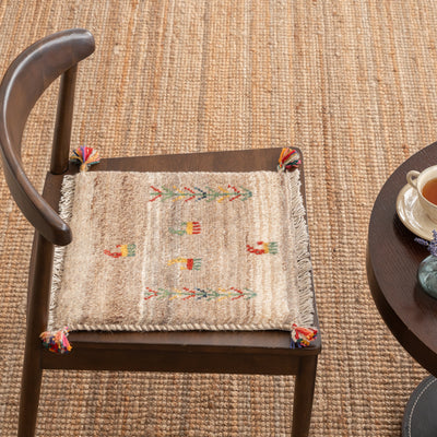 ギャッベ　ペルシャ手織り絨毯　座布団　37×39cm