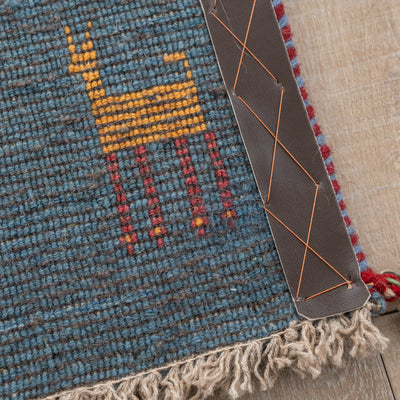 ギャッベ　ペルシャ手織り絨毯　座布団　38×39cm