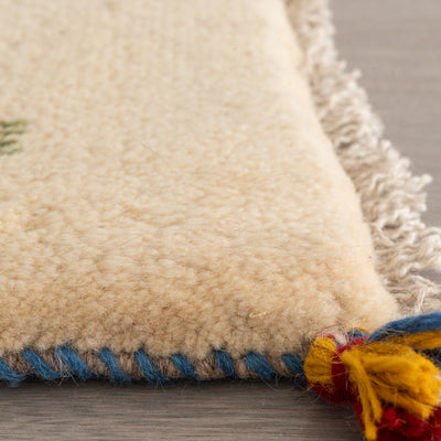 ギャッベ　ペルシャ手織り絨毯　座布団　43×40cm