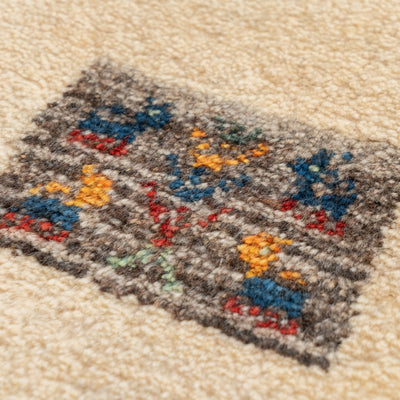 ギャッベ　ペルシャ手織り絨毯　座布団　38×36cm