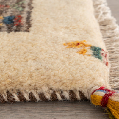 ギャッベ　ペルシャ手織り絨毯　座布団　38×36cm