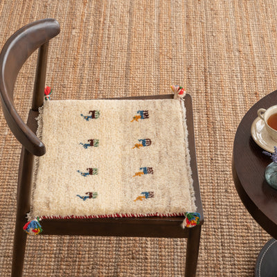 ギャッベ　ペルシャ手織り絨毯　座布団　44×40cm