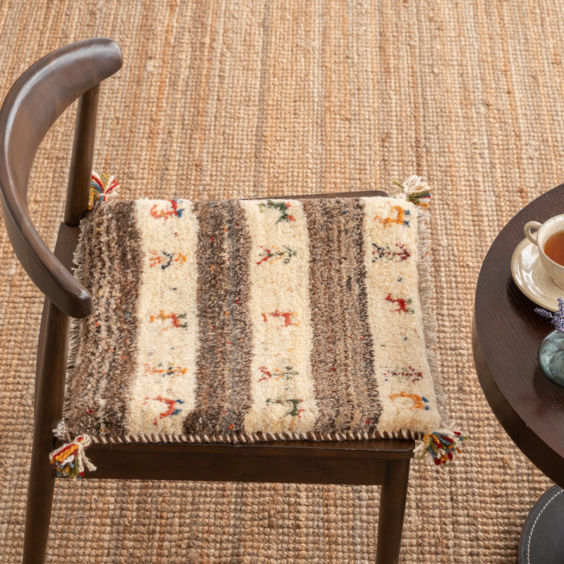 ギャッベ　ペルシャ手織り絨毯　座布団　43×46cm