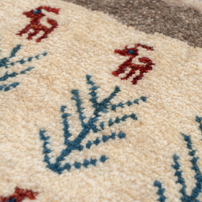 ギャッベ　ペルシャ手織り絨毯　座布団　43×39cm