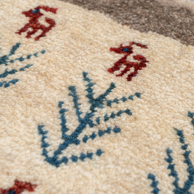 ギャッベ　ペルシャ手織り絨毯　座布団　43×39cm