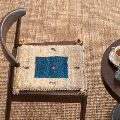 ギャッベ　ペルシャ手織り絨毯　座布団　39×41cm