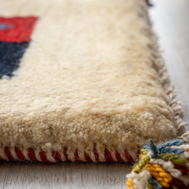 ギャッベ　ペルシャ手織り絨毯　座布団　41×42cm