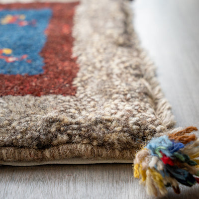 ギャッベ　ペルシャ手織り絨毯　座布団　44×42cm