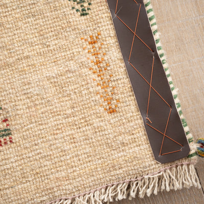 ギャッベ　ペルシャ手織り絨毯　座布団　38×42cm
