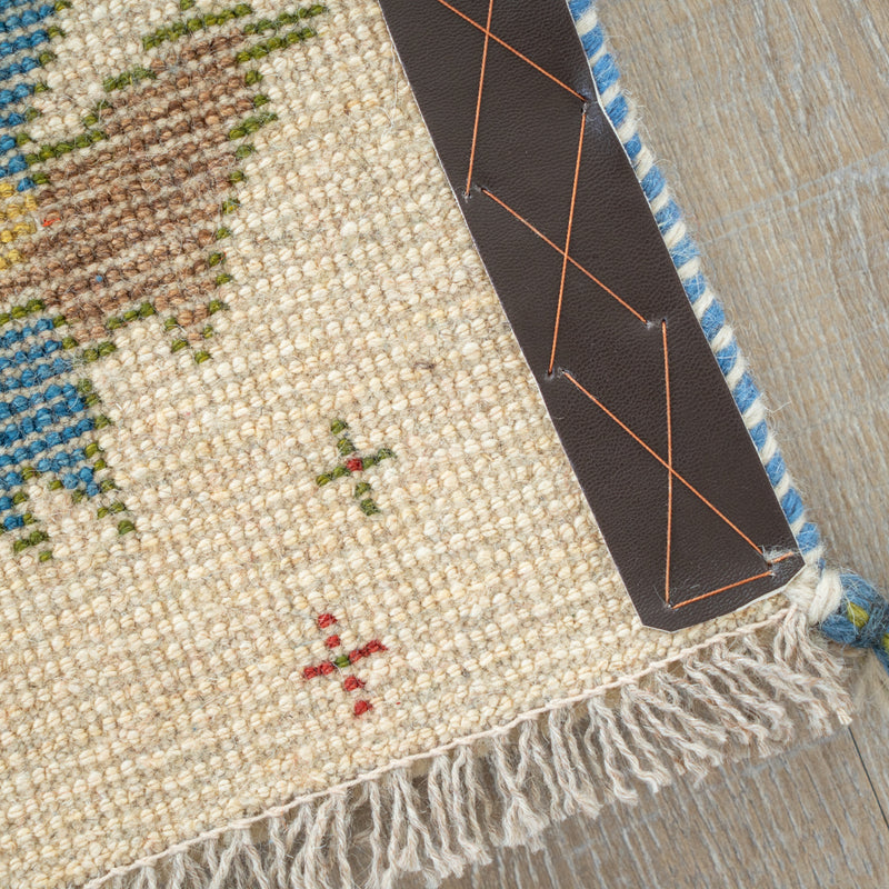 ギャッベ　ペルシャ手織り絨毯　座布団　40×40cm