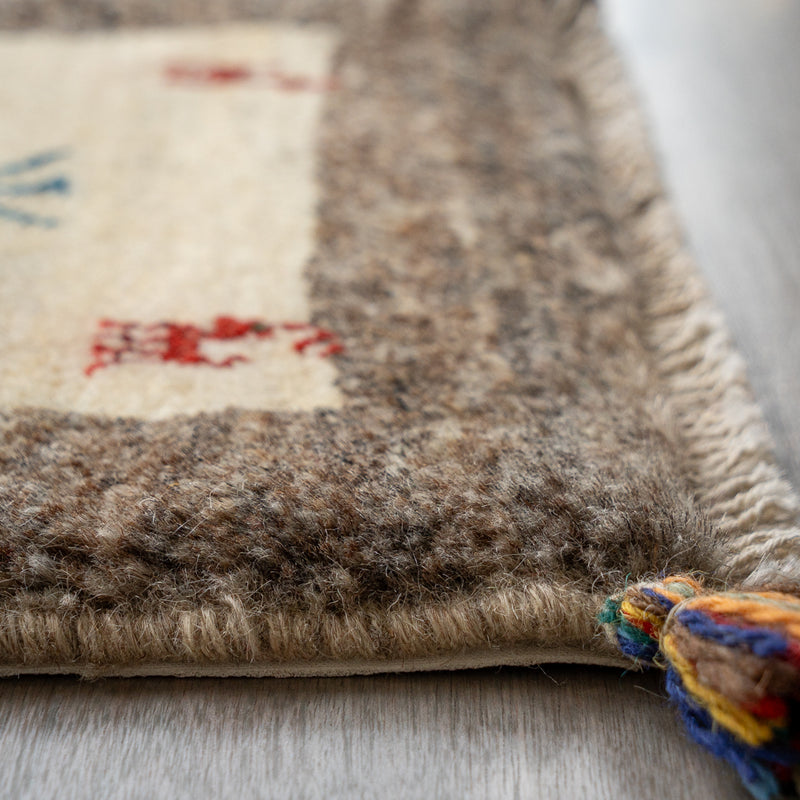 ギャッベ　ペルシャ手織り絨毯　座布団　44×40cm