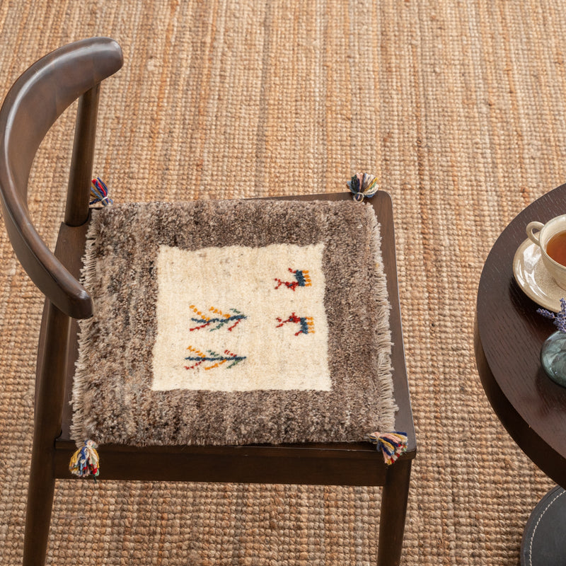 ギャッベ　ペルシャ手織り絨毯　座布団　44×38cm