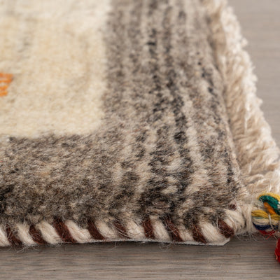 ギャッベ　ペルシャ手織り絨毯　座布団　42×42cm