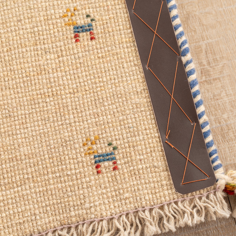 ギャッベ　ペルシャ手織り絨毯　座布団　40×41cm