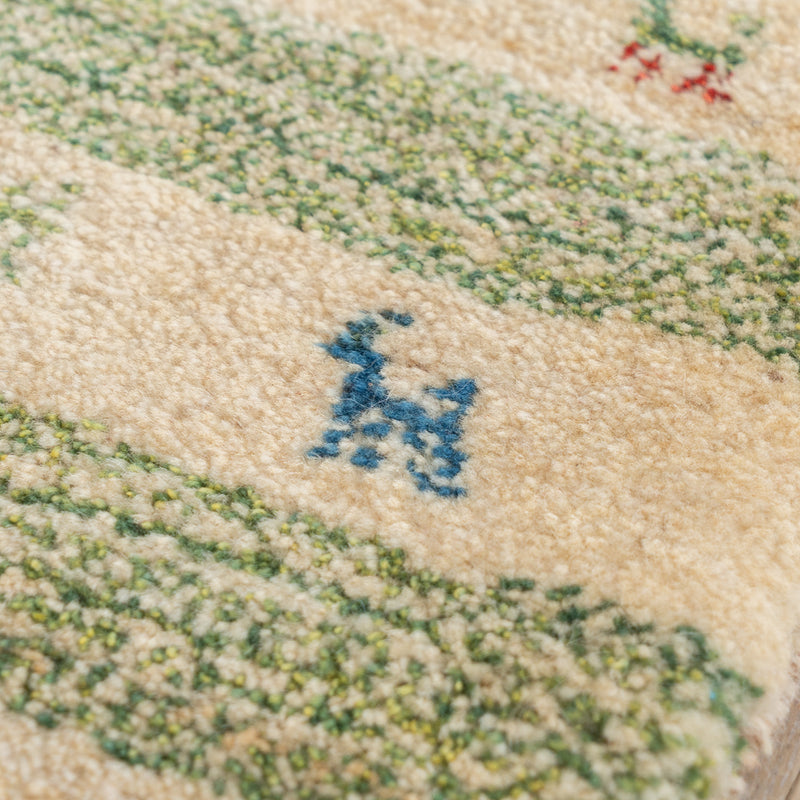 ギャッベ　ペルシャ手織り絨毯　座布団　43×44cm