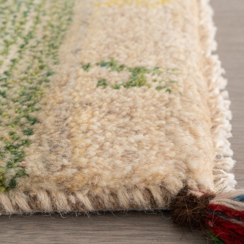 ギャッベ　ペルシャ手織り絨毯　座布団　43×44cm