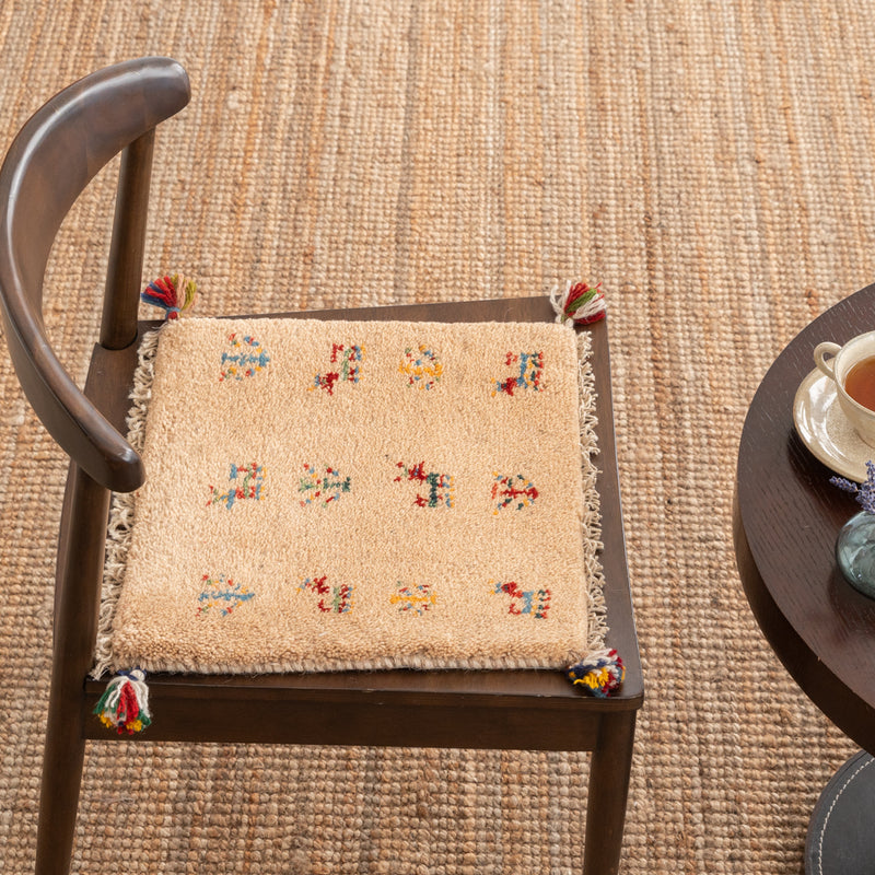 ギャッベ　ペルシャ手織り絨毯　座布団　41×39cm