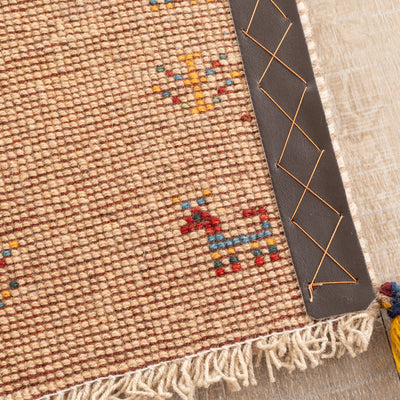 ギャッベ　ペルシャ手織り絨毯　座布団　41×39cm