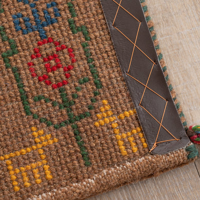 ギャッベ　ペルシャ手織り絨毯　座布団　42×38cm
