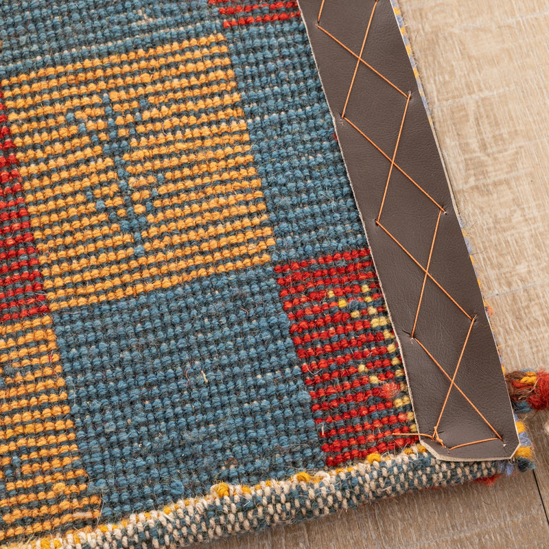 ギャッベ　ペルシャ手織り絨毯　座布団　40×40cm