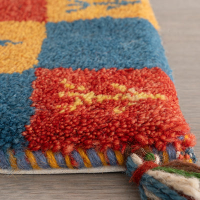 ギャッベ　ペルシャ手織り絨毯　座布団　40×40cm