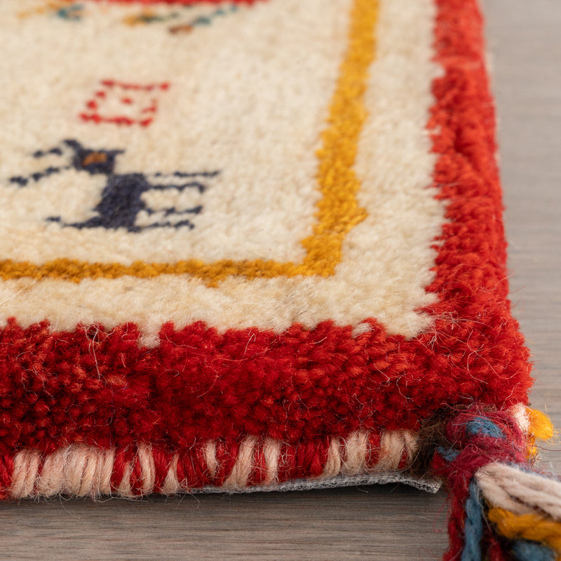 ギャッベ　ペルシャ手織り絨毯　座布団　47×41cm