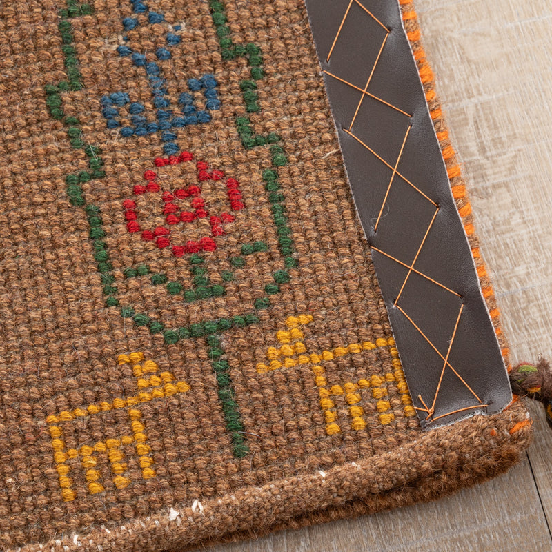 ギャッベ　ペルシャ手織り絨毯　座布団　43×39cm