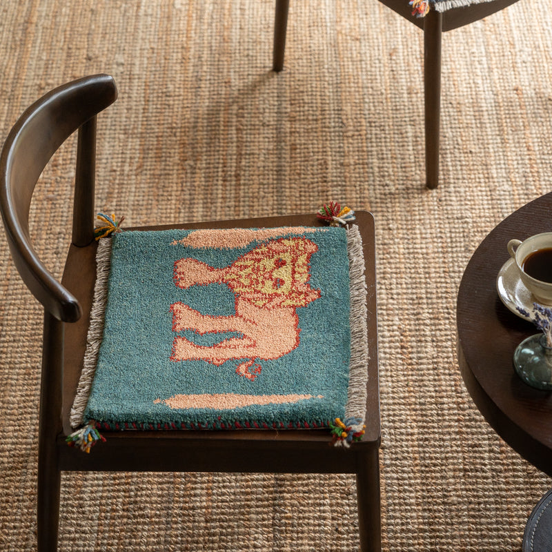 ギャッベ　ペルシャ手織り絨毯　座布団　41×37cm